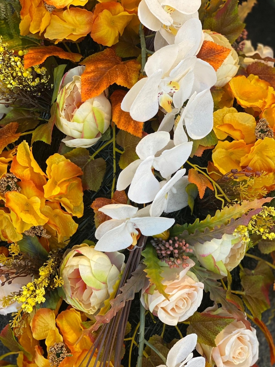 Zdjęcie w galerii na portalu naszraciborz.pl: Przy Auchan ruszył największy w mieście kiermasz przed Wszystkimi Świętymi wiadomości z regionu