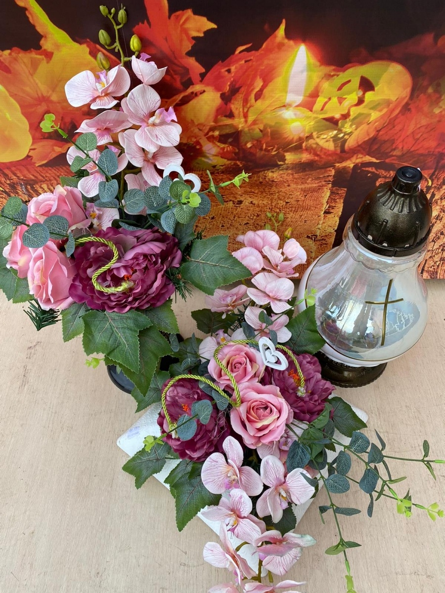 Zdjęcie w galerii na portalu naszraciborz.pl: Przy Auchan ruszył największy w mieście kiermasz przed Wszystkimi Świętymi wiadomości z regionu