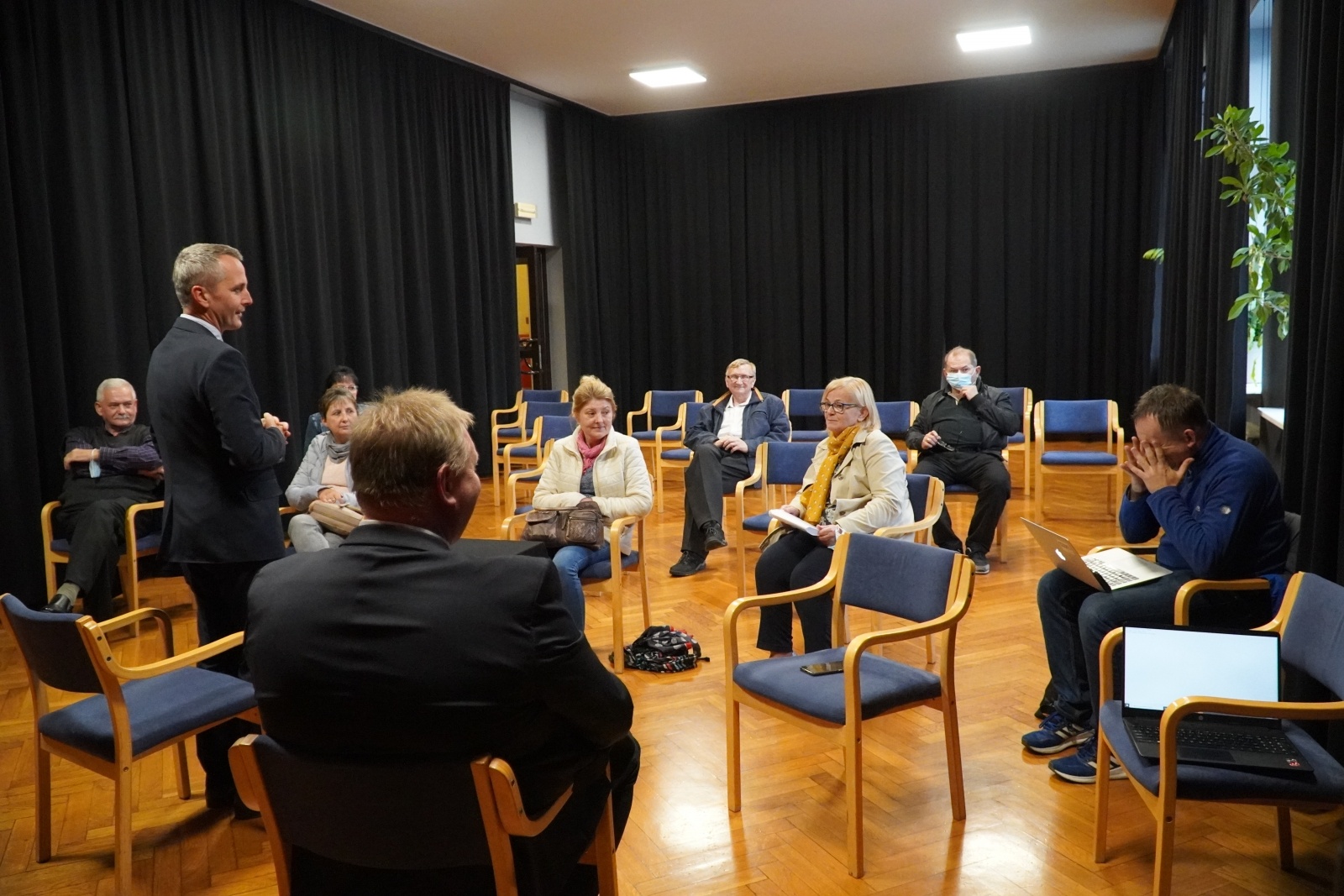 Zdjęcie w galerii na portalu naszraciborz.pl: Objazd miasta trwa. Prezydent w parafii św. Mikołaja wiadomości z regionu