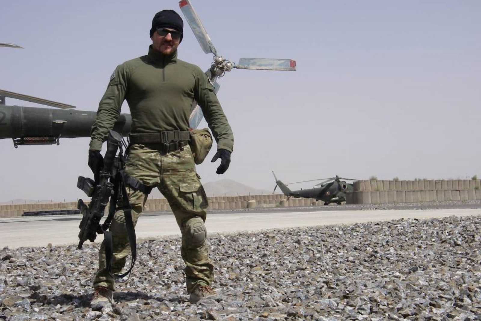 Zdjęcie w galerii na portalu naszraciborz.pl: NAVAL – żołnierz, który pisze książki ponownie w raciborskiej bibliotece wiadomości z regionu