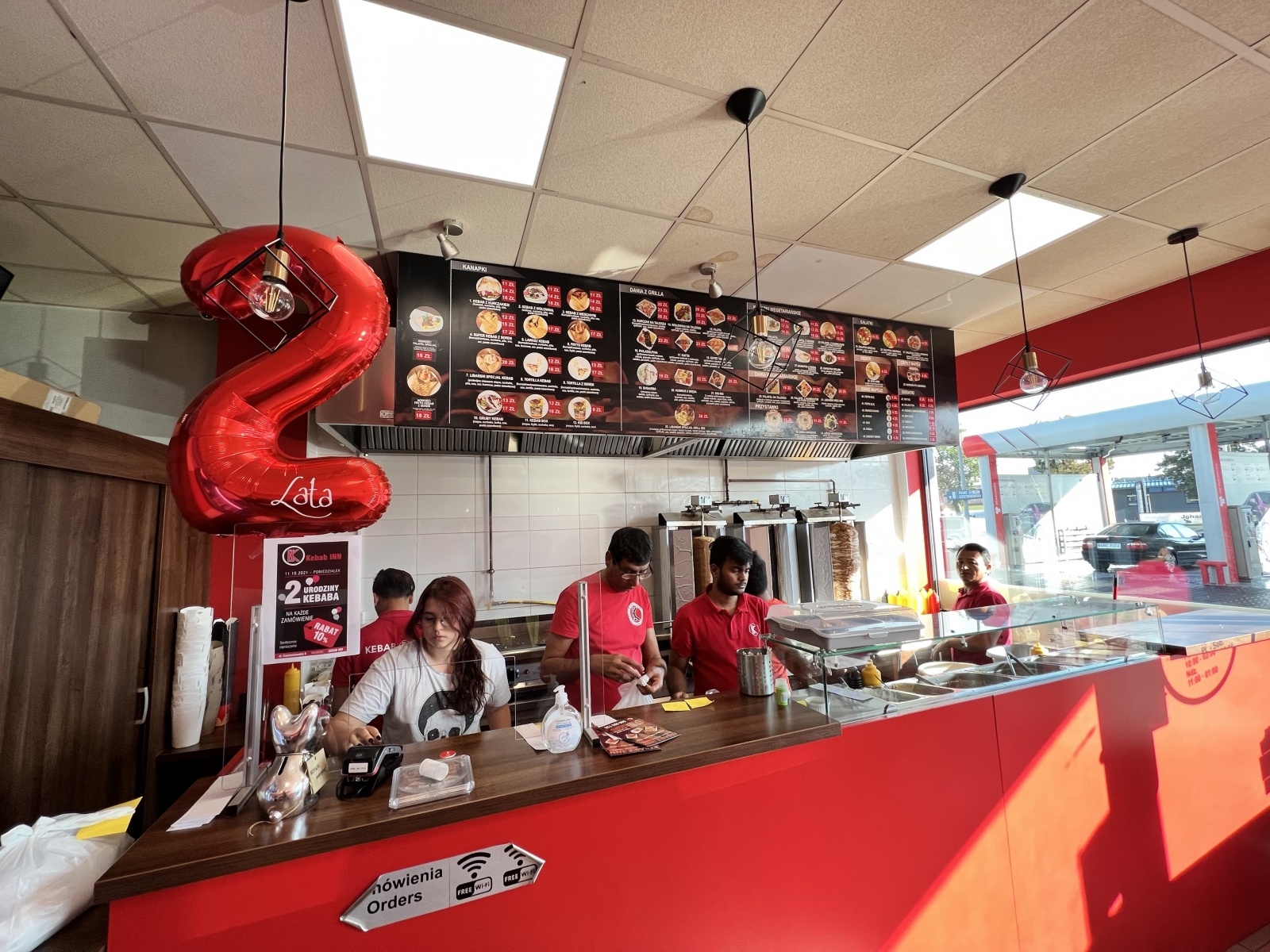 Zdjęcie w galerii na portalu naszraciborz.pl: KEBAB INN zaprasza na 2 urodziny. Świętuj z nami i rabatami! wiadomości z regionu