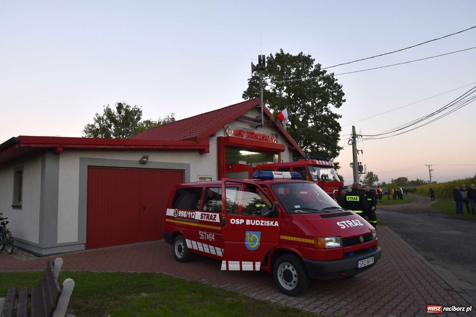 Zdjęcie w galerii na portalu naszraciborz.pl: Wielka feta w Budziskach. Pierwszy raz w historii wieś ma nowy wóz strażacki wiadomości z regionu
