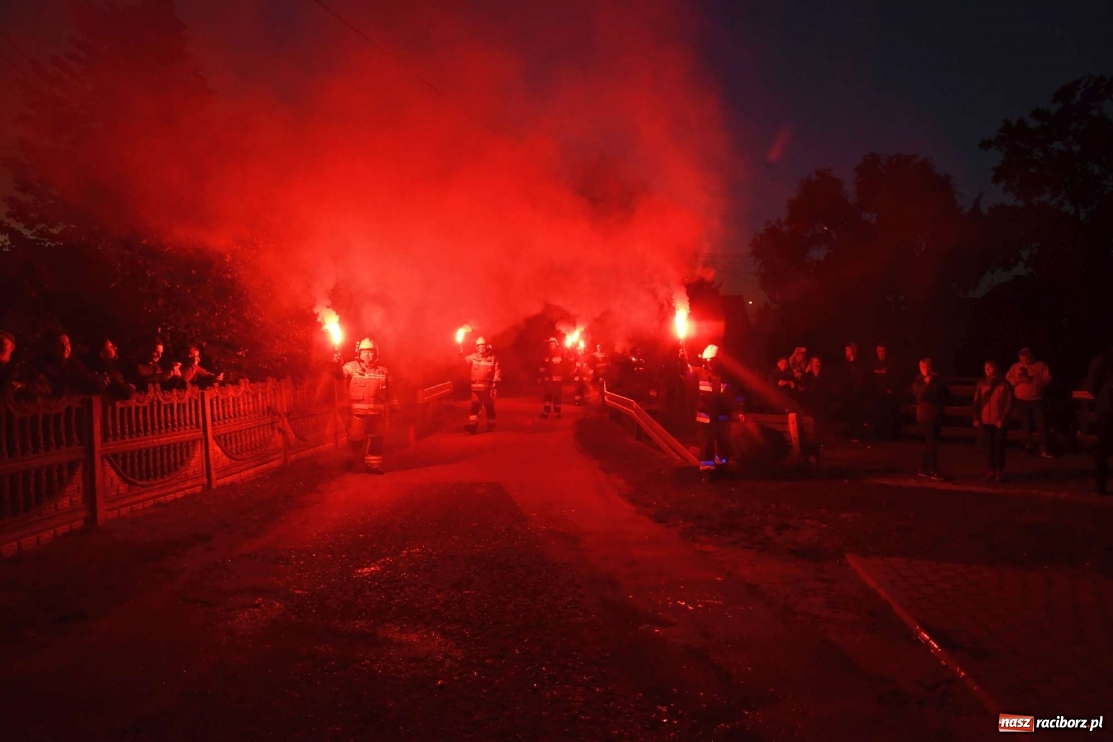 Zdjęcie w galerii na portalu naszraciborz.pl: Wielka feta w Budziskach. Pierwszy raz w historii wieś ma nowy wóz strażacki wiadomości z regionu