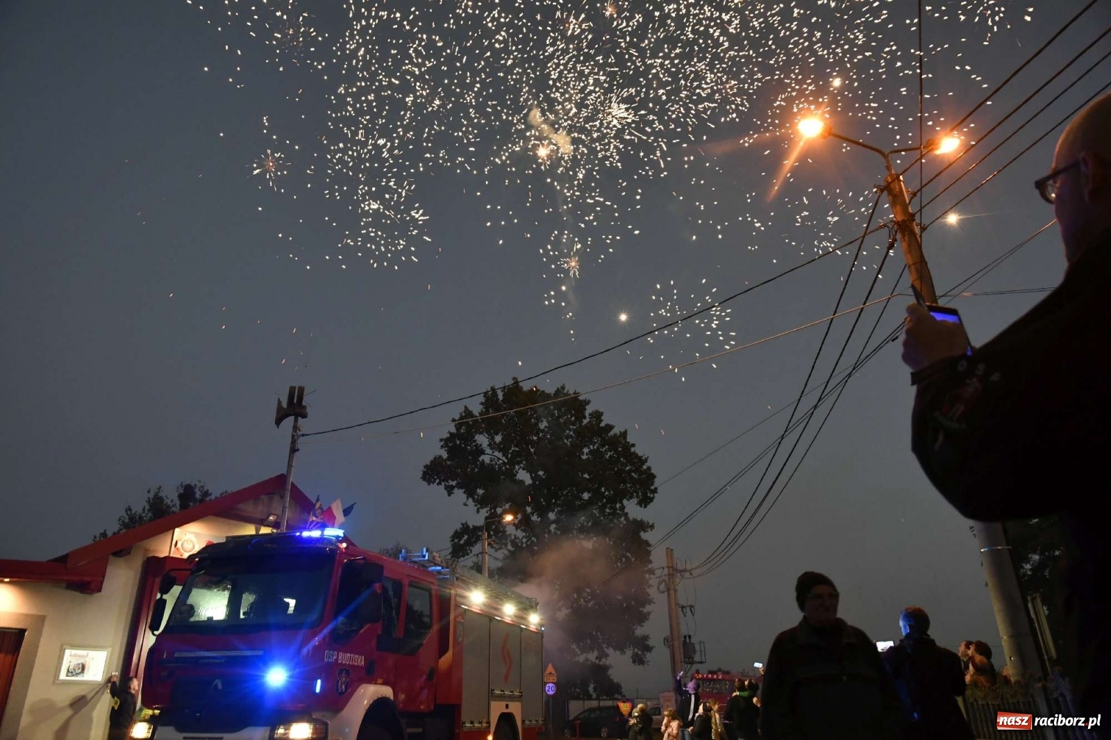 Zdjęcie w galerii na portalu naszraciborz.pl: Wielka feta w Budziskach. Pierwszy raz w historii wieś ma nowy wóz strażacki wiadomości z regionu