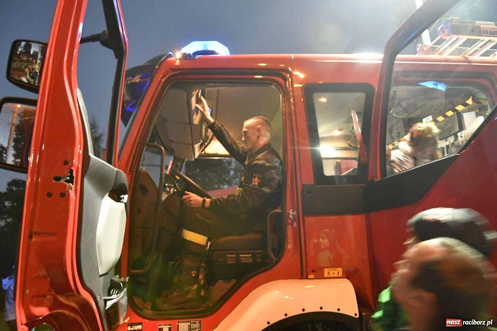 Zdjęcie w galerii na portalu naszraciborz.pl: Wielka feta w Budziskach. Pierwszy raz w historii wieś ma nowy wóz strażacki wiadomości z regionu