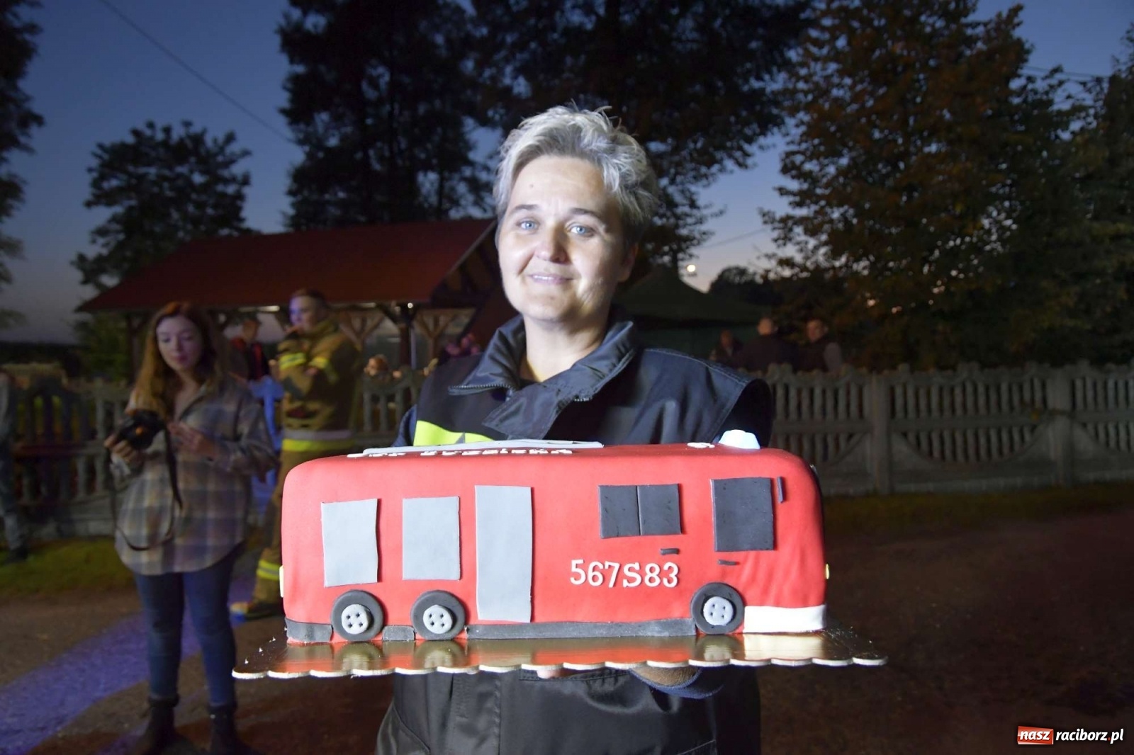Zdjęcie w galerii na portalu naszraciborz.pl: Wielka feta w Budziskach. Pierwszy raz w historii wieś ma nowy wóz strażacki wiadomości z regionu