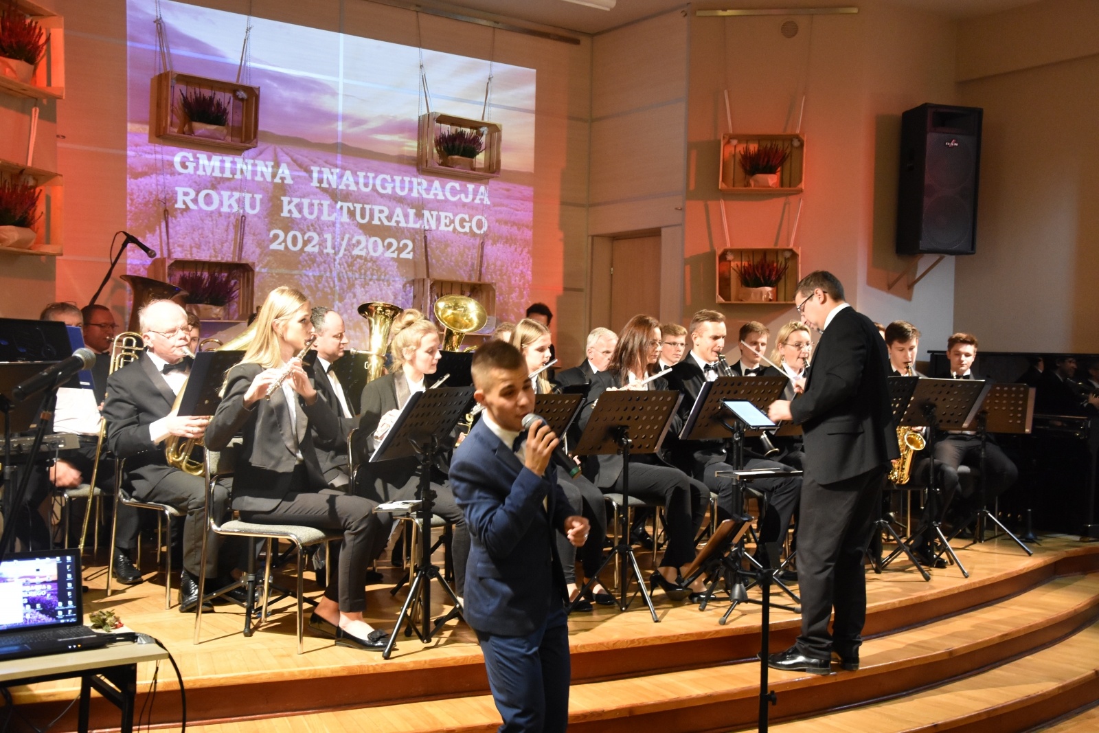 Zdjęcie w galerii na portalu naszraciborz.pl: Gmina Krzyżanowice weszła w nowy rok kulturalny. Wójt wręczył nagrody wiadomości z regionu