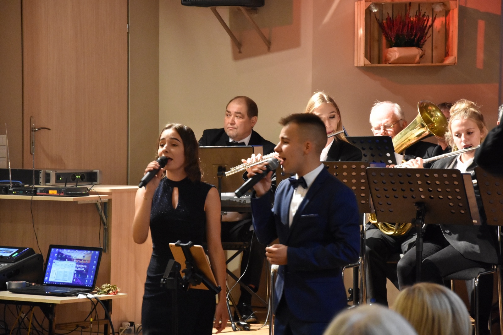 Zdjęcie w galerii na portalu naszraciborz.pl: Gmina Krzyżanowice weszła w nowy rok kulturalny. Wójt wręczył nagrody wiadomości z regionu