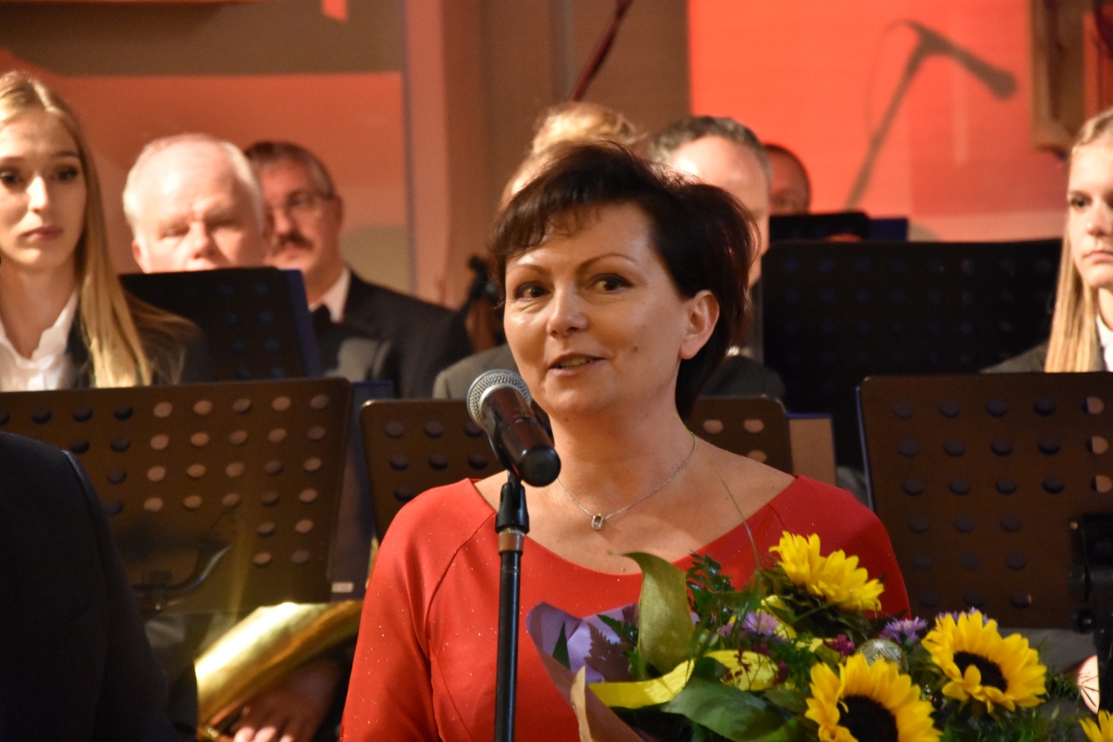 Zdjęcie w galerii na portalu naszraciborz.pl: Gmina Krzyżanowice weszła w nowy rok kulturalny. Wójt wręczył nagrody wiadomości z regionu