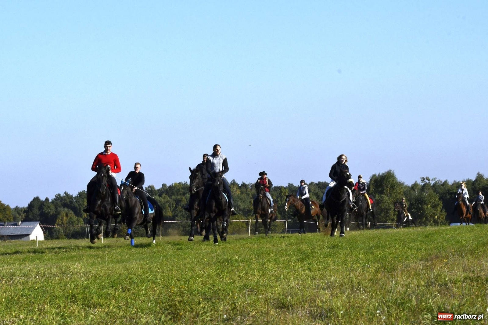 Zdjęcie w galerii na portalu naszraciborz.pl: Kornowacki piknik świętego Huberta [FOTO i WIDEO] wiadomości z regionu
