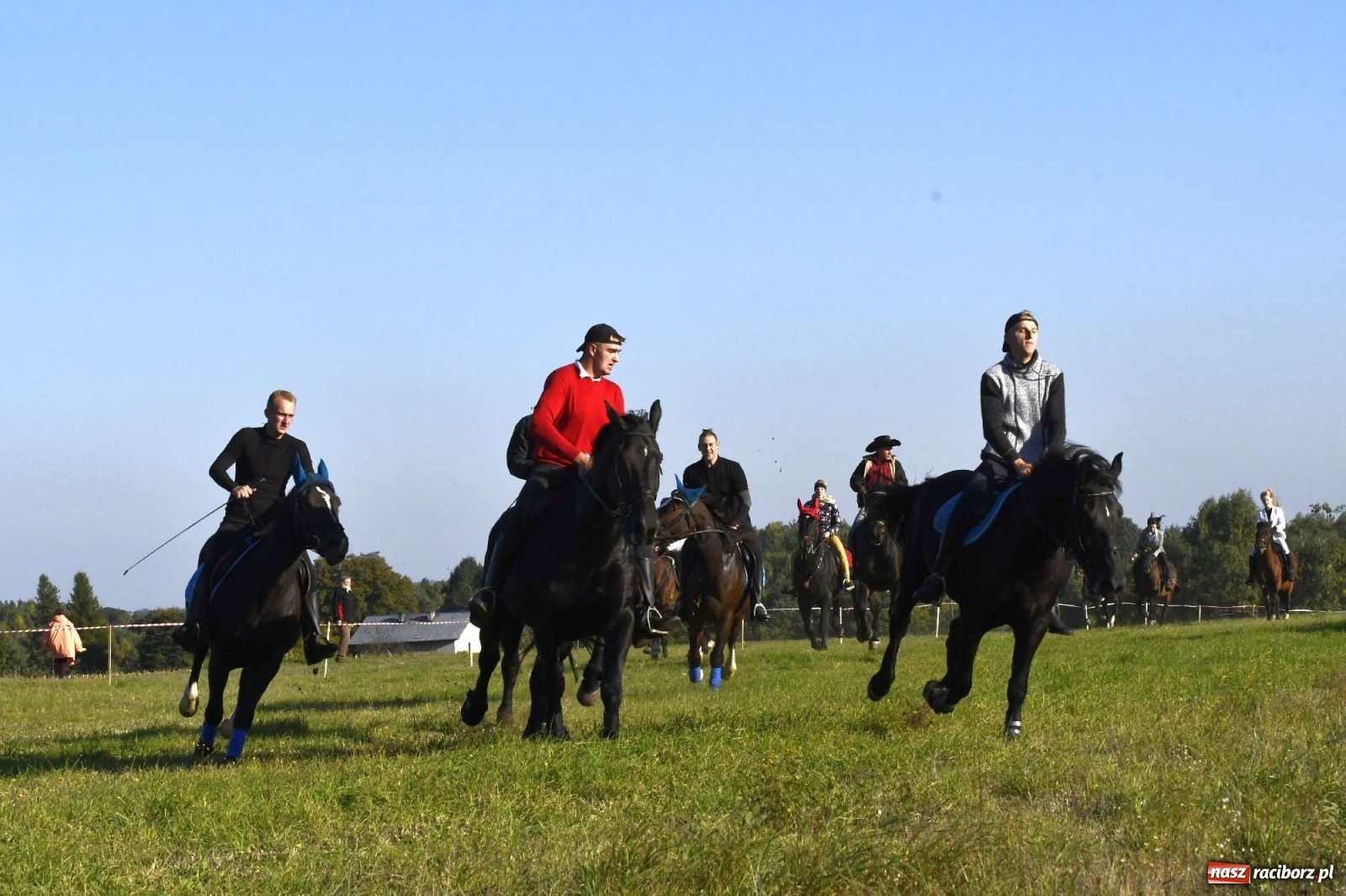 Zdjęcie w galerii na portalu naszraciborz.pl: Kornowacki piknik świętego Huberta [FOTO i WIDEO] wiadomości z regionu