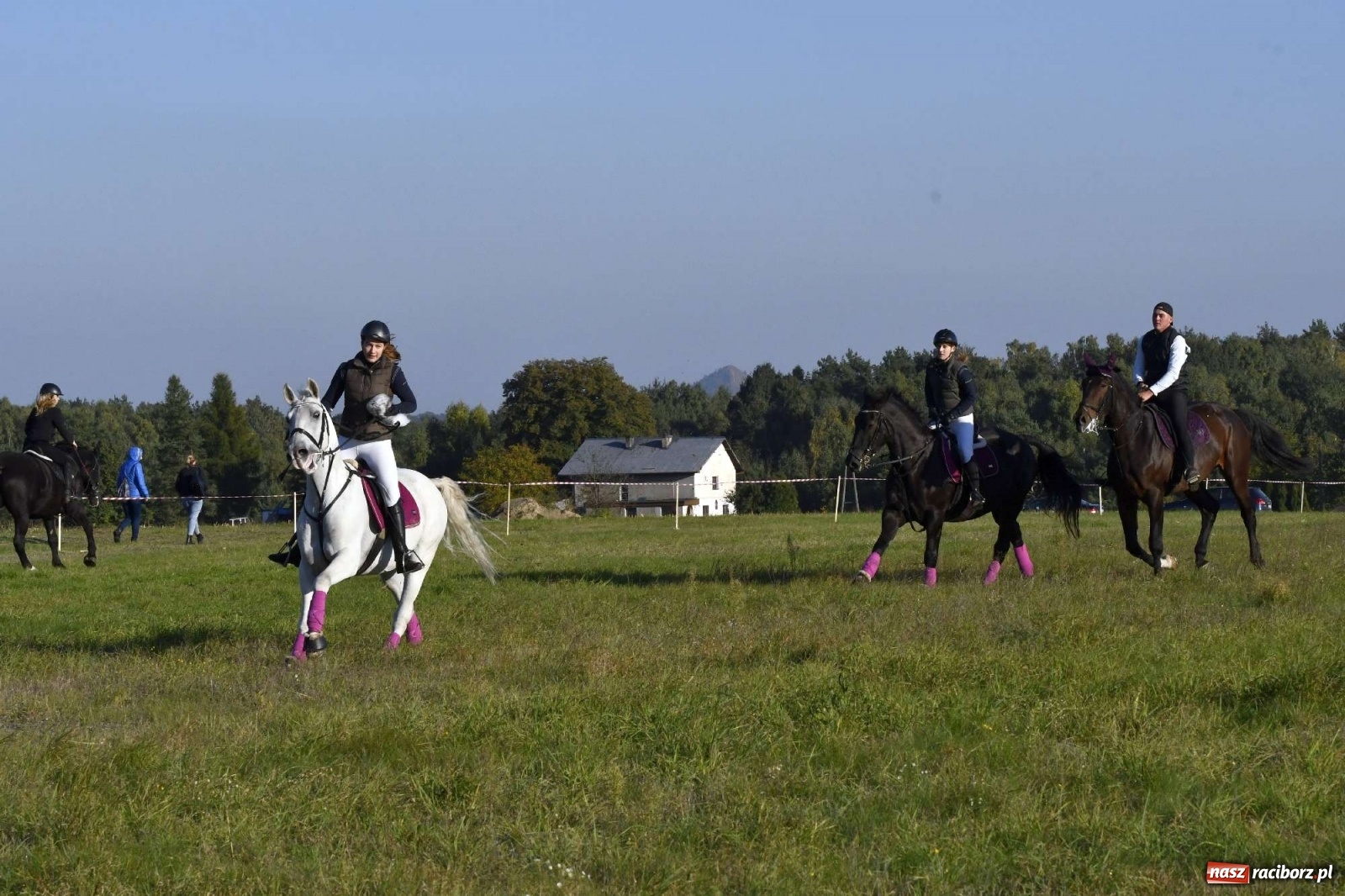 Zdjęcie w galerii na portalu naszraciborz.pl: Kornowacki piknik świętego Huberta [FOTO i WIDEO] wiadomości z regionu
