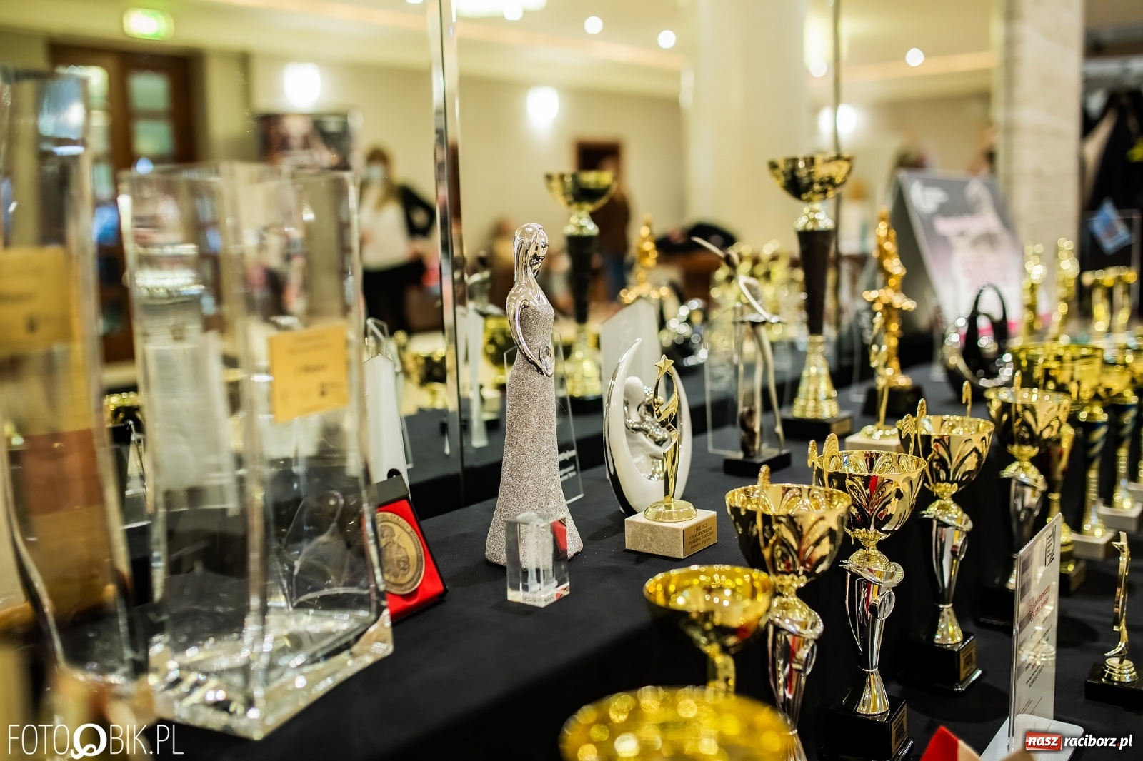 Zdjęcie w galerii na portalu naszraciborz.pl: Jubileuszowa gala zespołu tanecznego Skaza w Raciborskim Centrum Kultury wiadomości z regionu