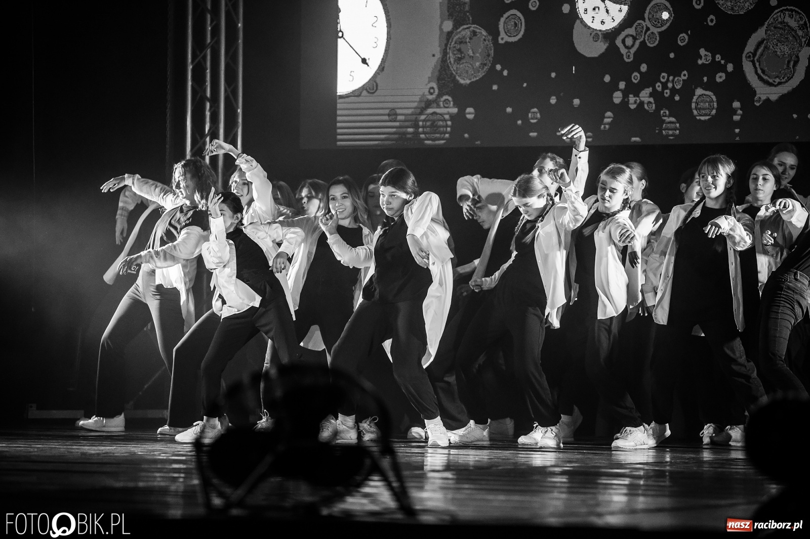 Zdjęcie w galerii na portalu naszraciborz.pl: Jubileuszowa gala zespołu tanecznego Skaza w Raciborskim Centrum Kultury wiadomości z regionu