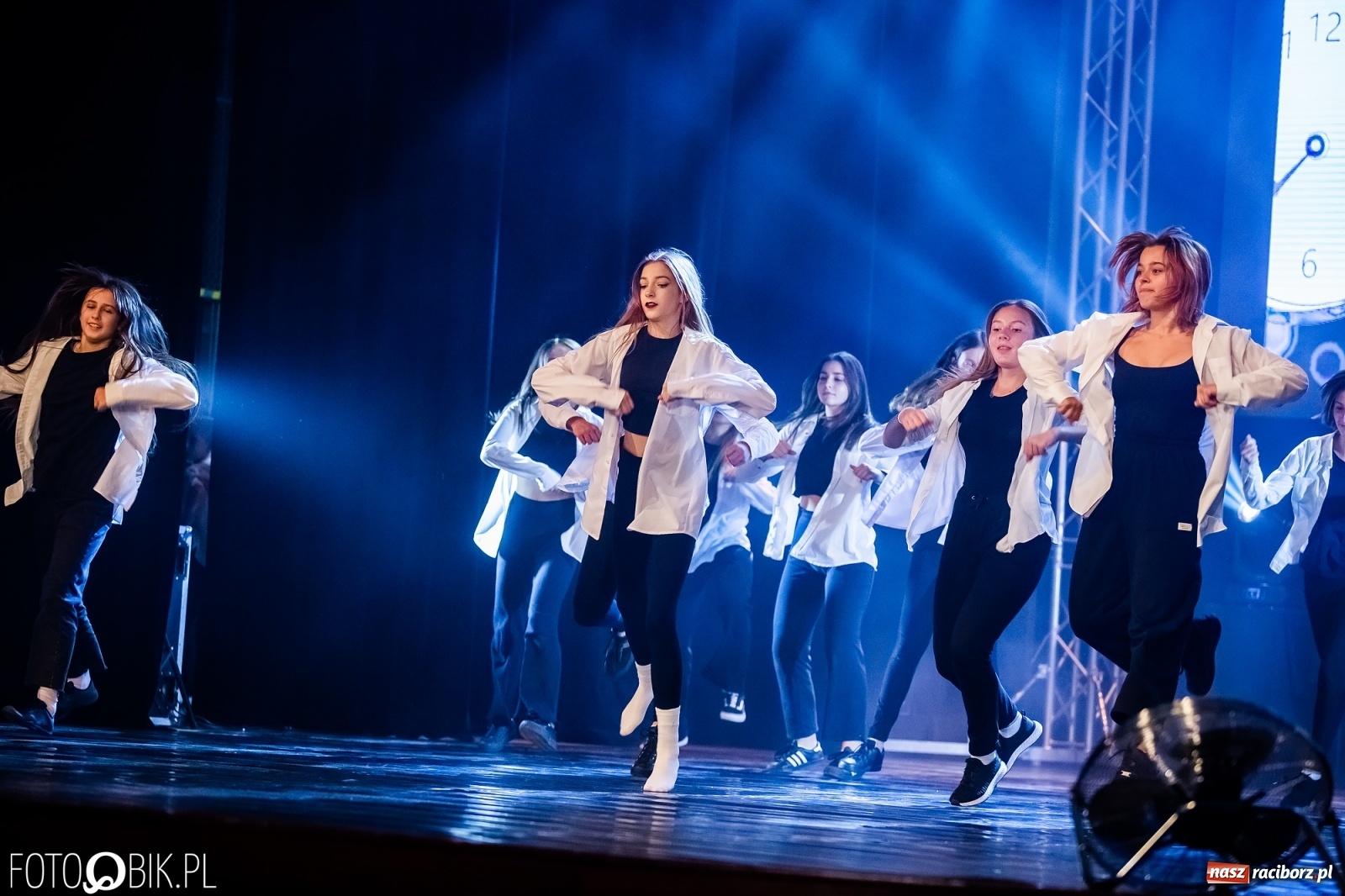 Zdjęcie w galerii na portalu naszraciborz.pl: Jubileuszowa gala zespołu tanecznego Skaza w Raciborskim Centrum Kultury wiadomości z regionu