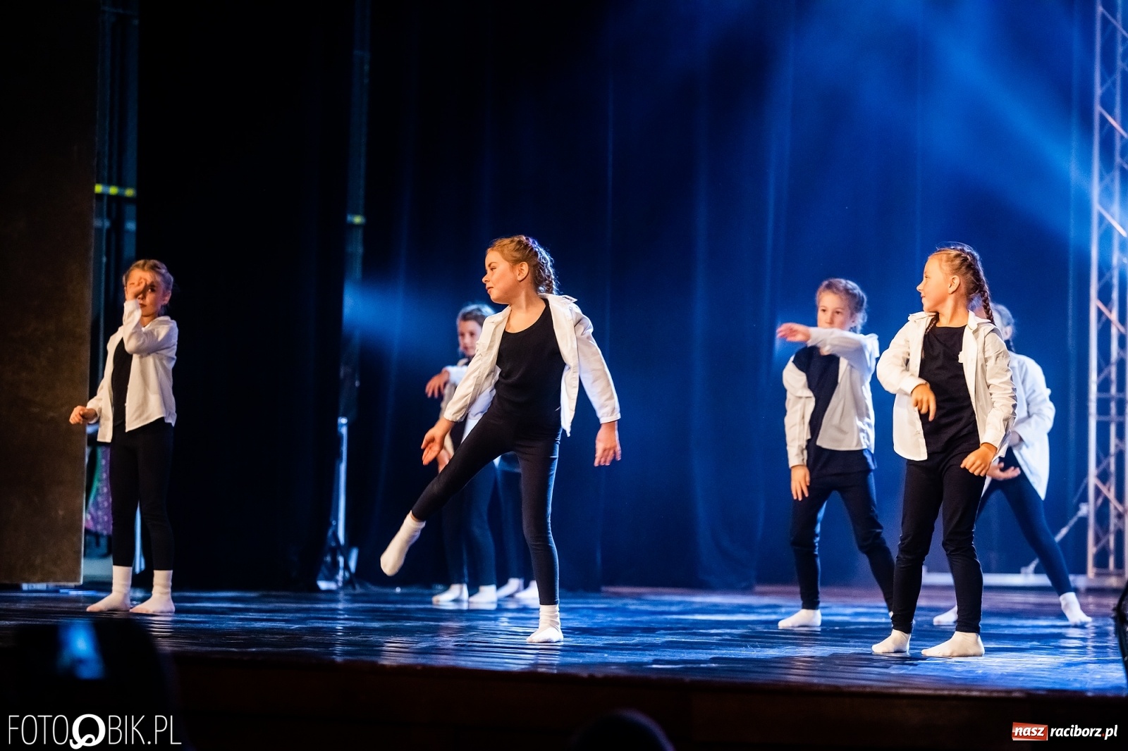 Zdjęcie w galerii na portalu naszraciborz.pl: Jubileuszowa gala zespołu tanecznego Skaza w Raciborskim Centrum Kultury wiadomości z regionu