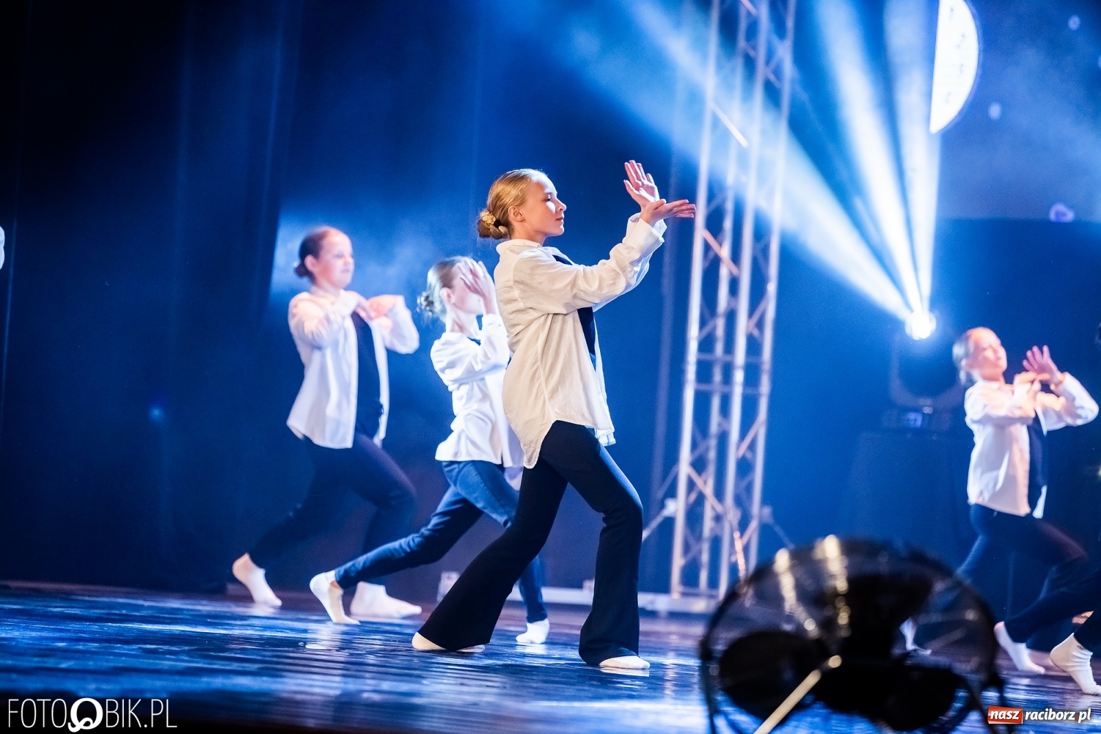 Zdjęcie w galerii na portalu naszraciborz.pl: Jubileuszowa gala zespołu tanecznego Skaza w Raciborskim Centrum Kultury wiadomości z regionu