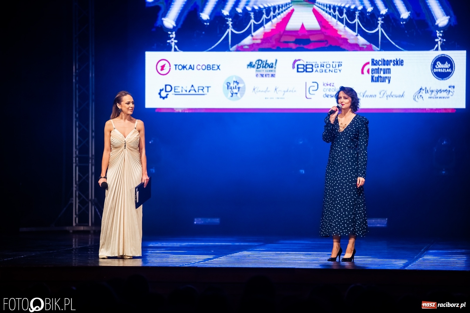 Zdjęcie w galerii na portalu naszraciborz.pl: Jubileuszowa gala zespołu tanecznego Skaza w Raciborskim Centrum Kultury wiadomości z regionu