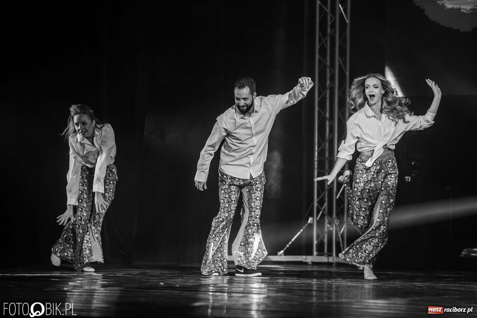 Zdjęcie w galerii na portalu naszraciborz.pl: Jubileuszowa gala zespołu tanecznego Skaza w Raciborskim Centrum Kultury wiadomości z regionu