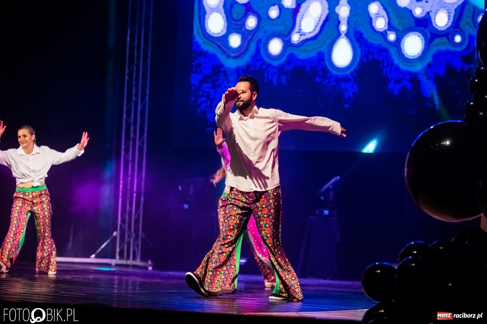 Zdjęcie w galerii na portalu naszraciborz.pl: Jubileuszowa gala zespołu tanecznego Skaza w Raciborskim Centrum Kultury wiadomości z regionu