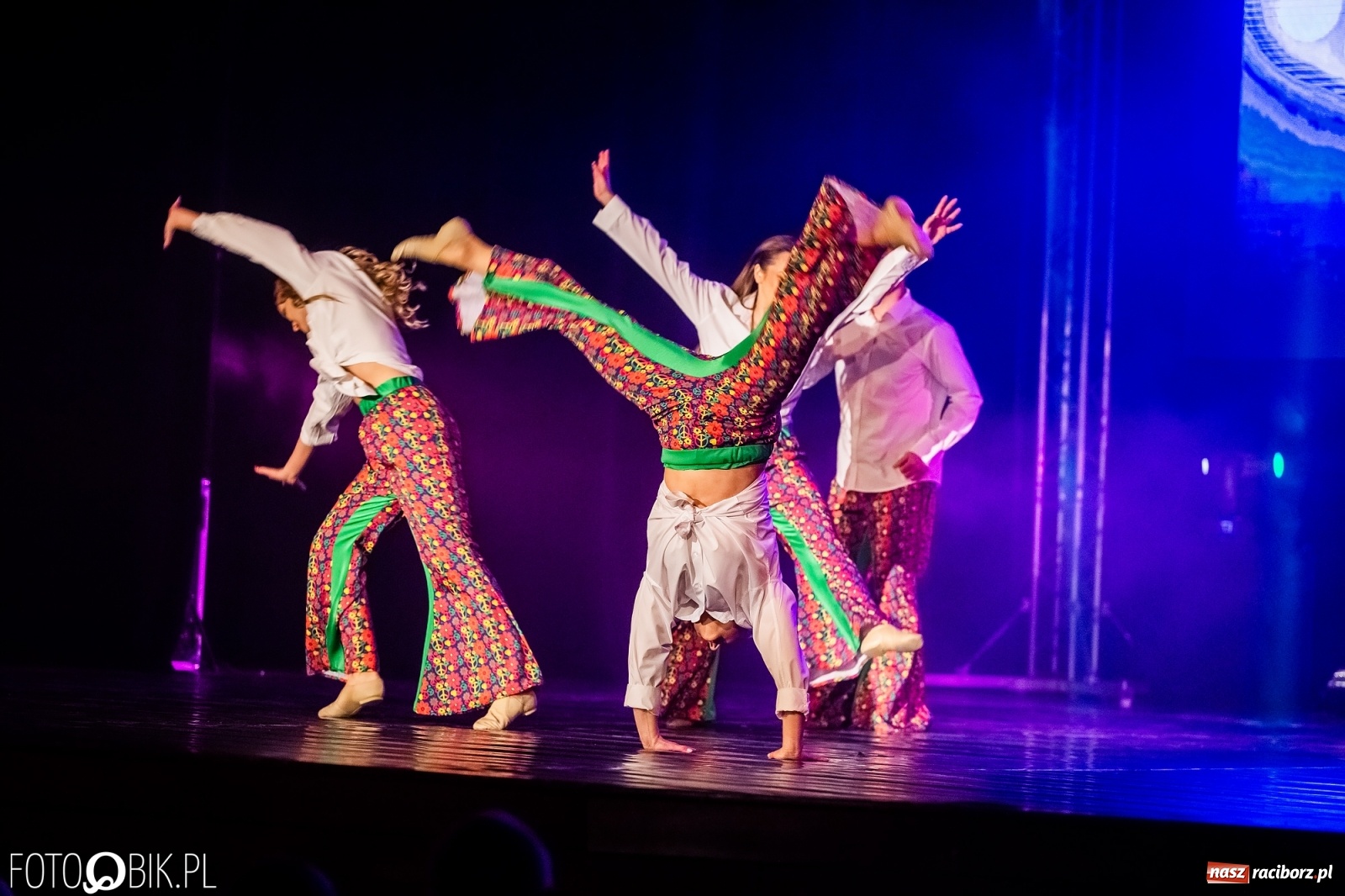 Zdjęcie w galerii na portalu naszraciborz.pl: Jubileuszowa gala zespołu tanecznego Skaza w Raciborskim Centrum Kultury wiadomości z regionu