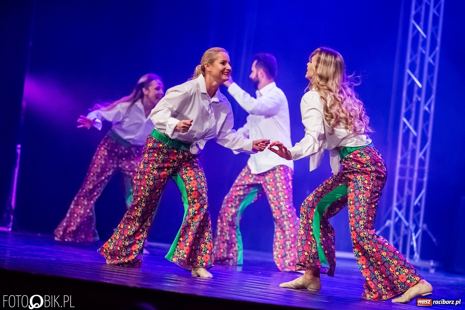 Zdjęcie w galerii na portalu naszraciborz.pl: Jubileuszowa gala zespołu tanecznego Skaza w Raciborskim Centrum Kultury wiadomości z regionu