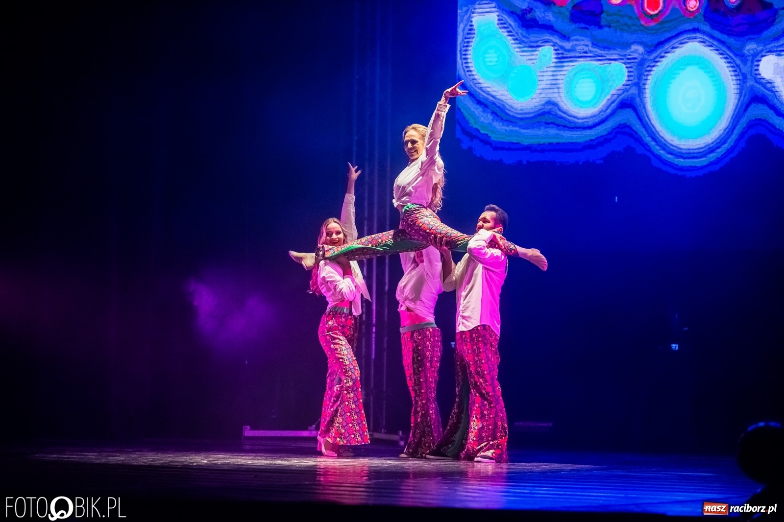 Zdjęcie w galerii na portalu naszraciborz.pl: Jubileuszowa gala zespołu tanecznego Skaza w Raciborskim Centrum Kultury wiadomości z regionu