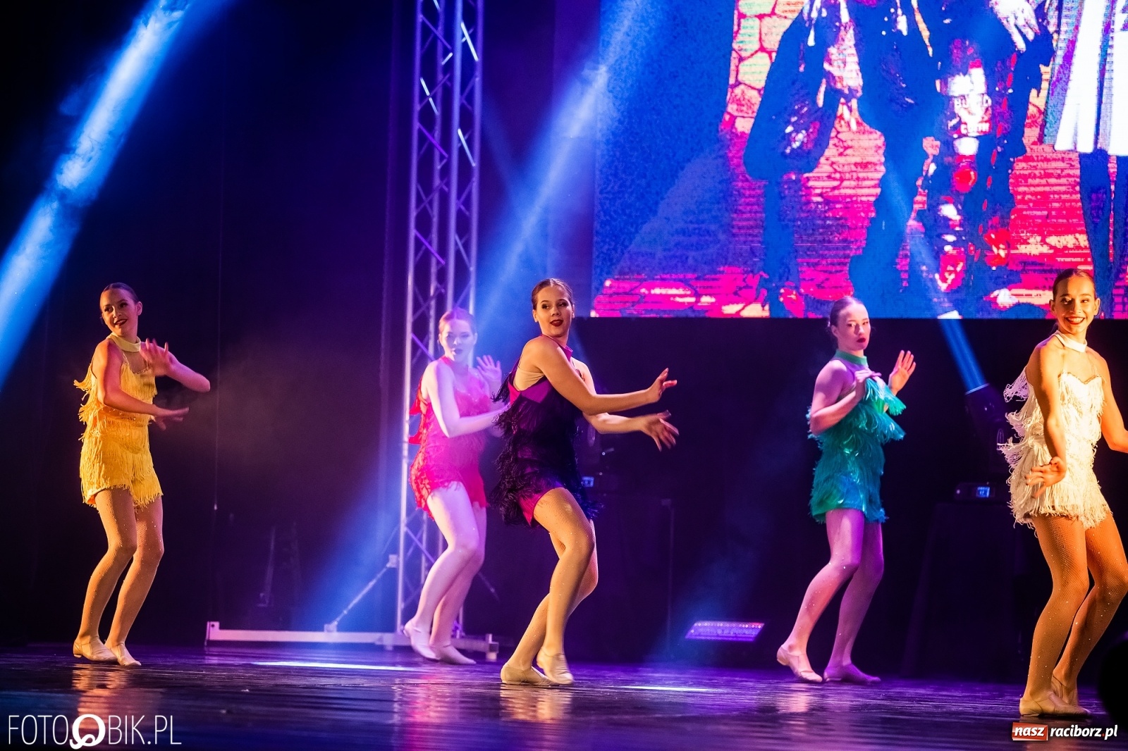 Zdjęcie w galerii na portalu naszraciborz.pl: Jubileuszowa gala zespołu tanecznego Skaza w Raciborskim Centrum Kultury wiadomości z regionu