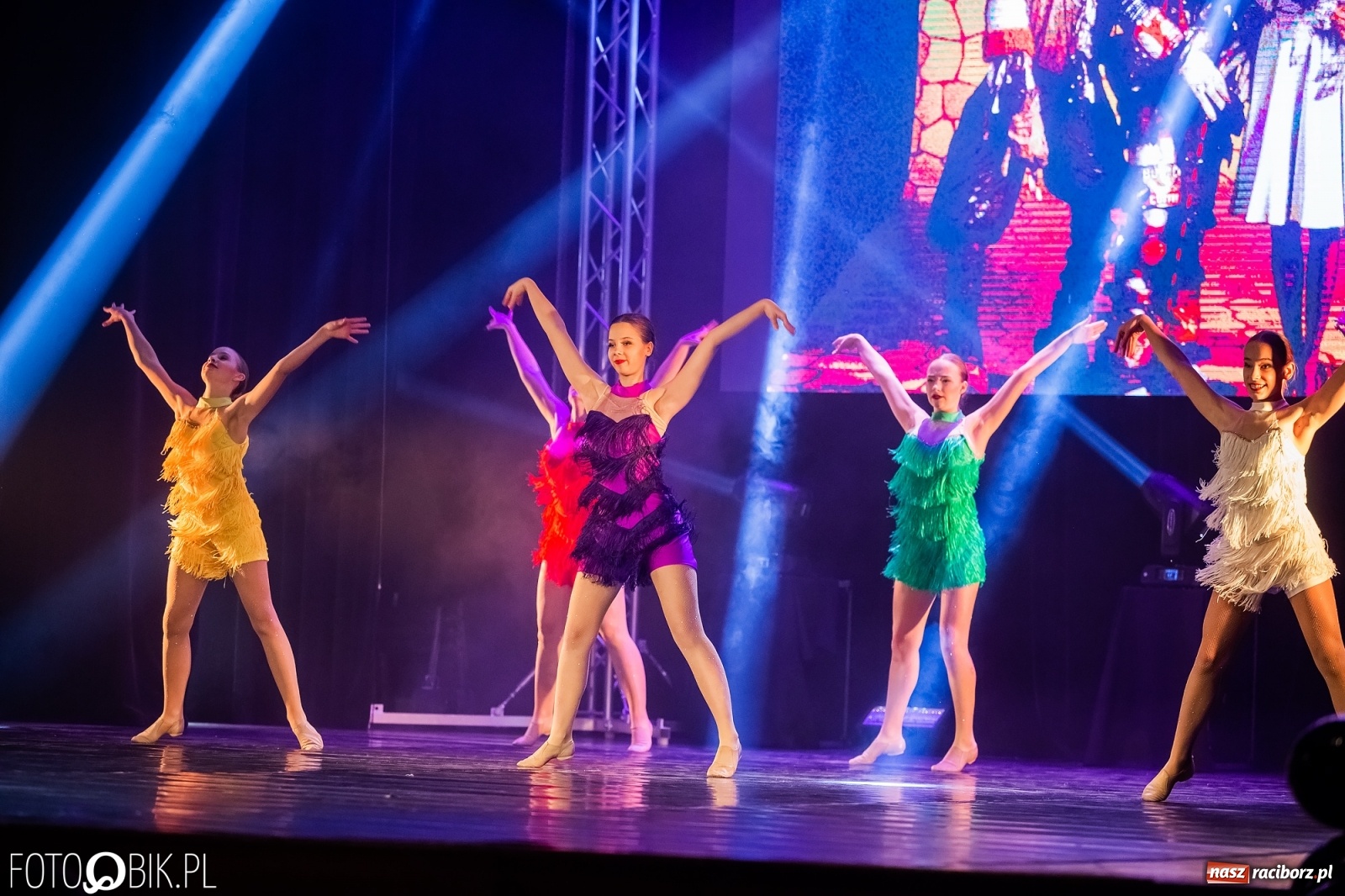 Zdjęcie w galerii na portalu naszraciborz.pl: Jubileuszowa gala zespołu tanecznego Skaza w Raciborskim Centrum Kultury wiadomości z regionu