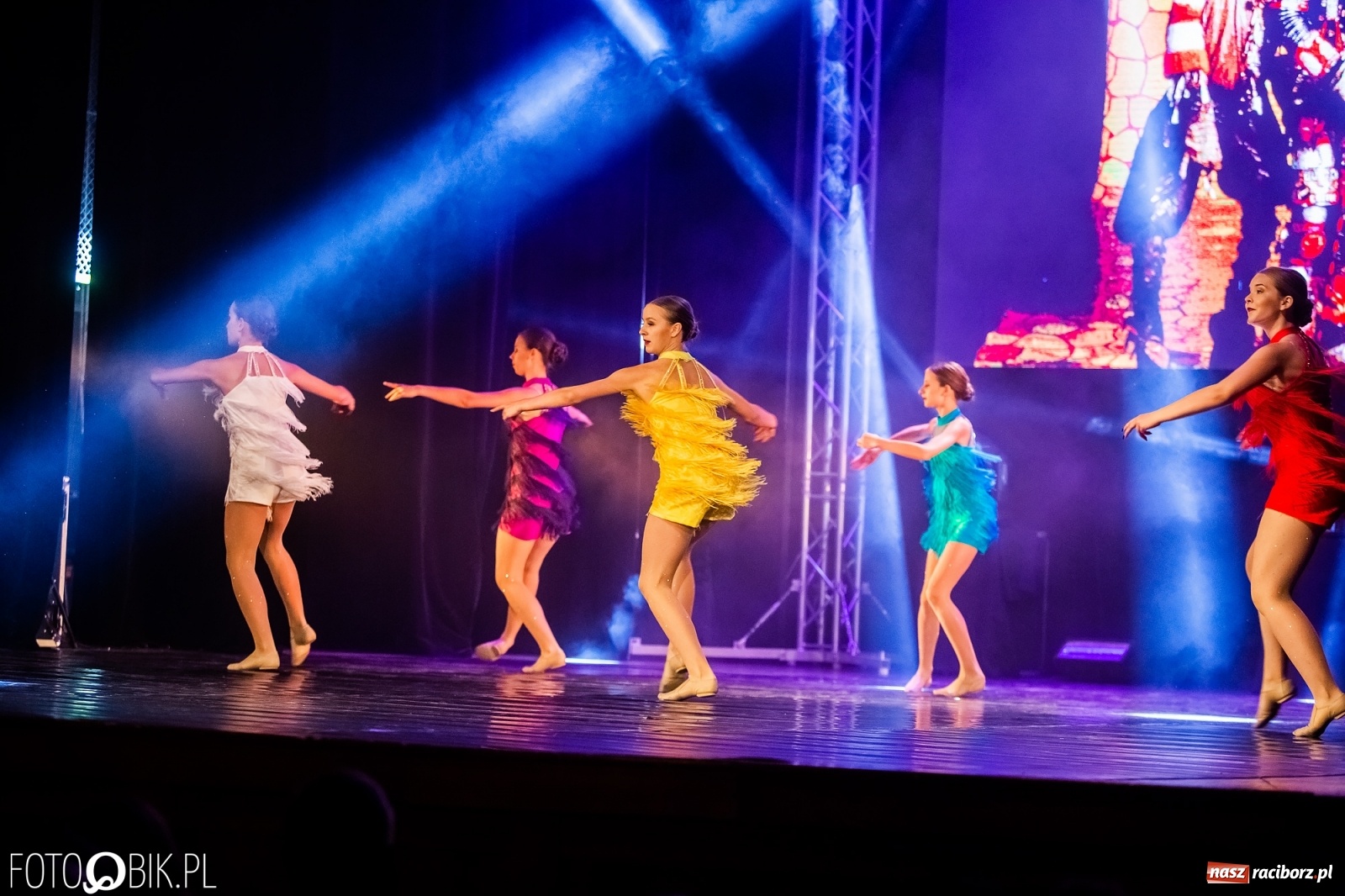 Zdjęcie w galerii na portalu naszraciborz.pl: Jubileuszowa gala zespołu tanecznego Skaza w Raciborskim Centrum Kultury wiadomości z regionu