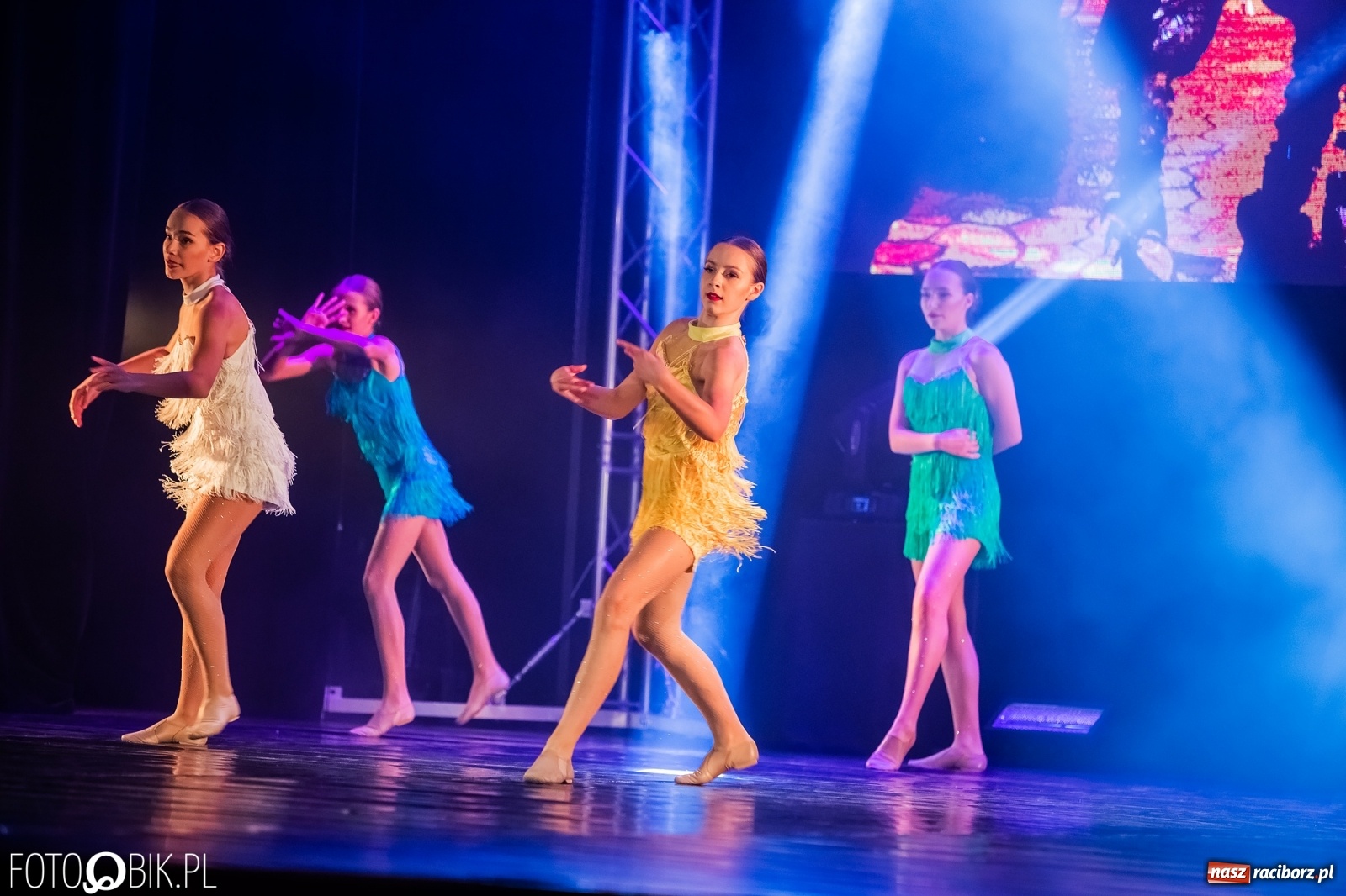 Zdjęcie w galerii na portalu naszraciborz.pl: Jubileuszowa gala zespołu tanecznego Skaza w Raciborskim Centrum Kultury wiadomości z regionu