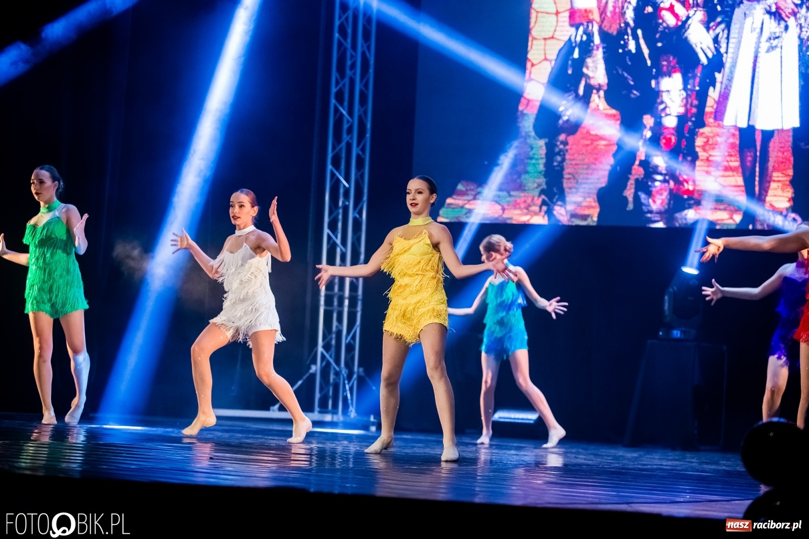 Zdjęcie w galerii na portalu naszraciborz.pl: Jubileuszowa gala zespołu tanecznego Skaza w Raciborskim Centrum Kultury wiadomości z regionu