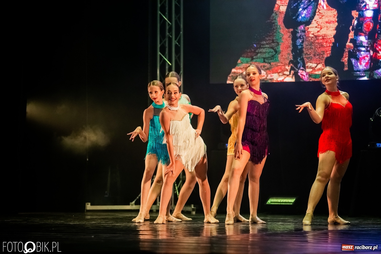 Zdjęcie w galerii na portalu naszraciborz.pl: Jubileuszowa gala zespołu tanecznego Skaza w Raciborskim Centrum Kultury wiadomości z regionu