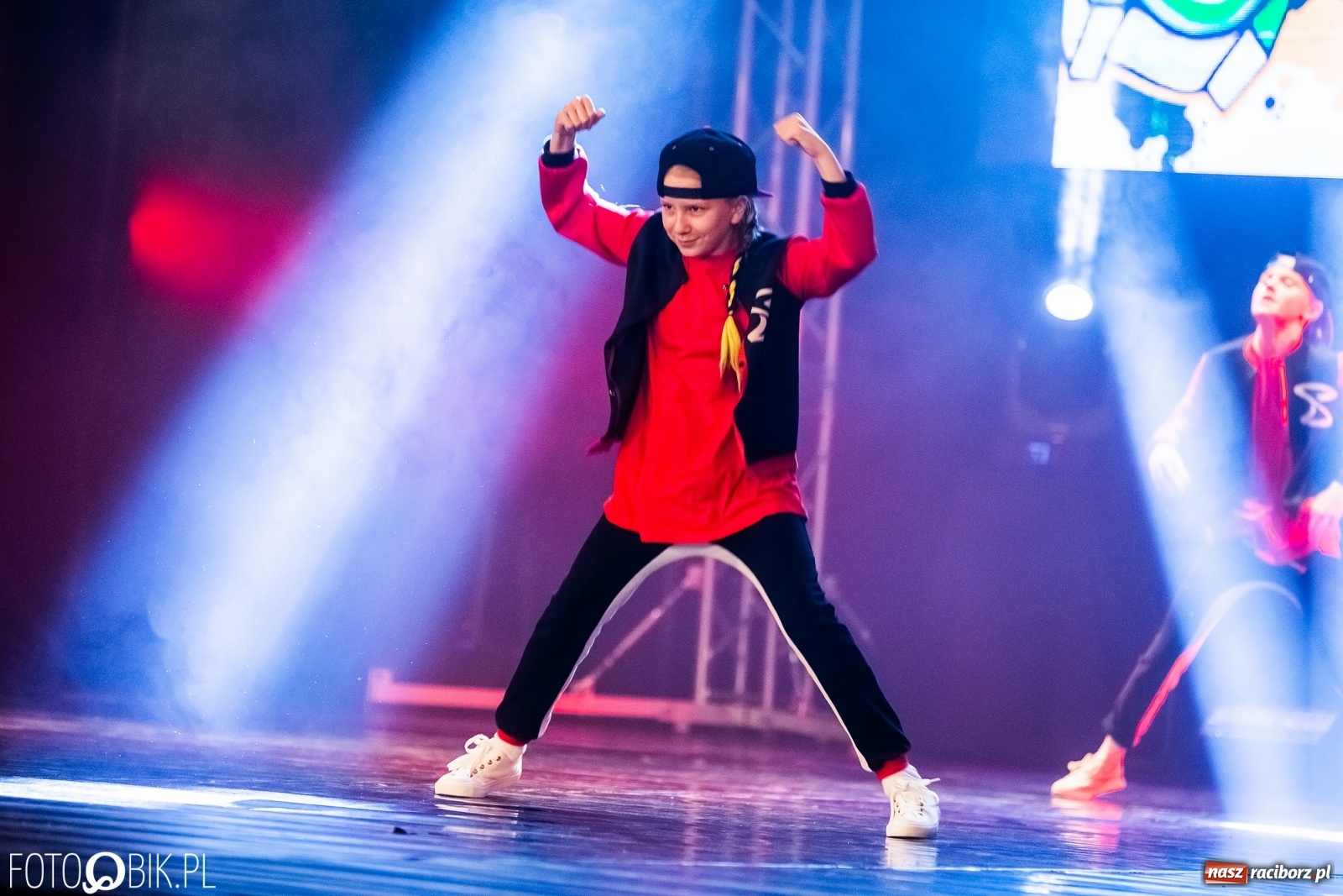 Zdjęcie w galerii na portalu naszraciborz.pl: Jubileuszowa gala zespołu tanecznego Skaza w Raciborskim Centrum Kultury wiadomości z regionu