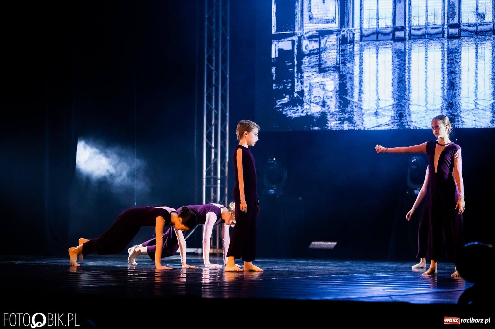 Zdjęcie w galerii na portalu naszraciborz.pl: Jubileuszowa gala zespołu tanecznego Skaza w Raciborskim Centrum Kultury wiadomości z regionu