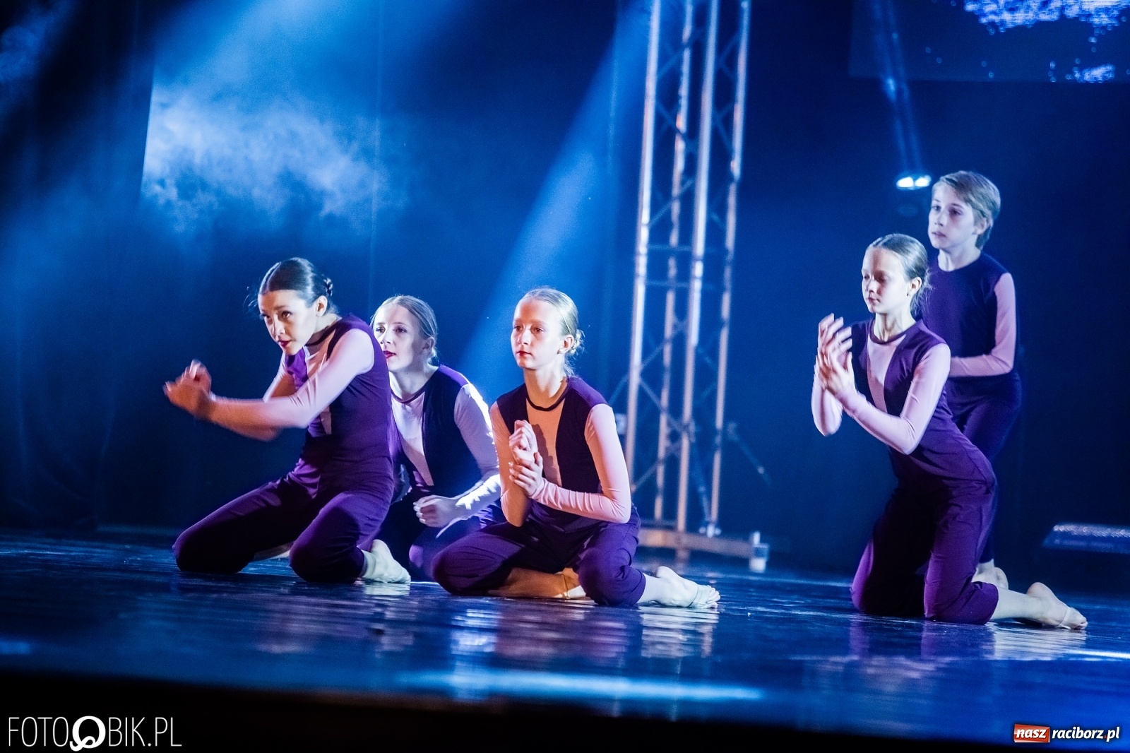 Zdjęcie w galerii na portalu naszraciborz.pl: Jubileuszowa gala zespołu tanecznego Skaza w Raciborskim Centrum Kultury wiadomości z regionu