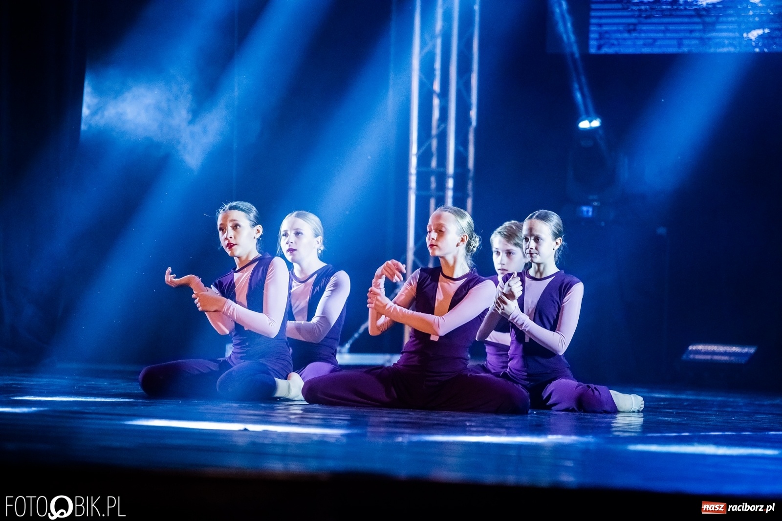 Zdjęcie w galerii na portalu naszraciborz.pl: Jubileuszowa gala zespołu tanecznego Skaza w Raciborskim Centrum Kultury wiadomości z regionu