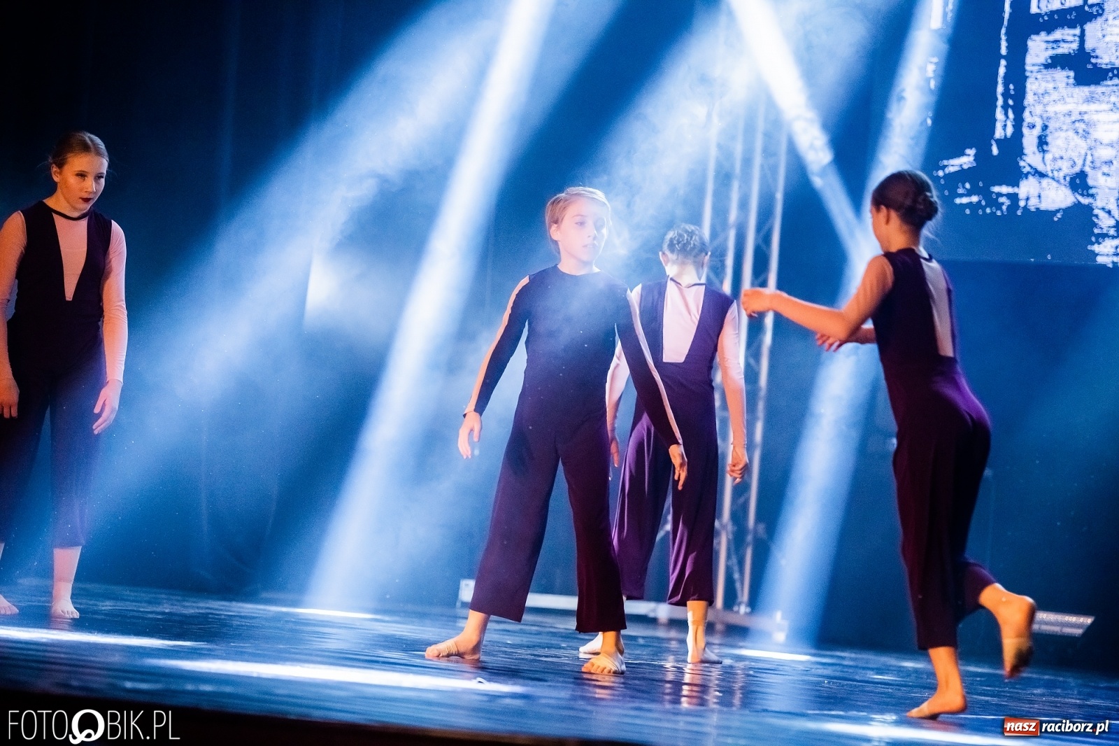 Zdjęcie w galerii na portalu naszraciborz.pl: Jubileuszowa gala zespołu tanecznego Skaza w Raciborskim Centrum Kultury wiadomości z regionu