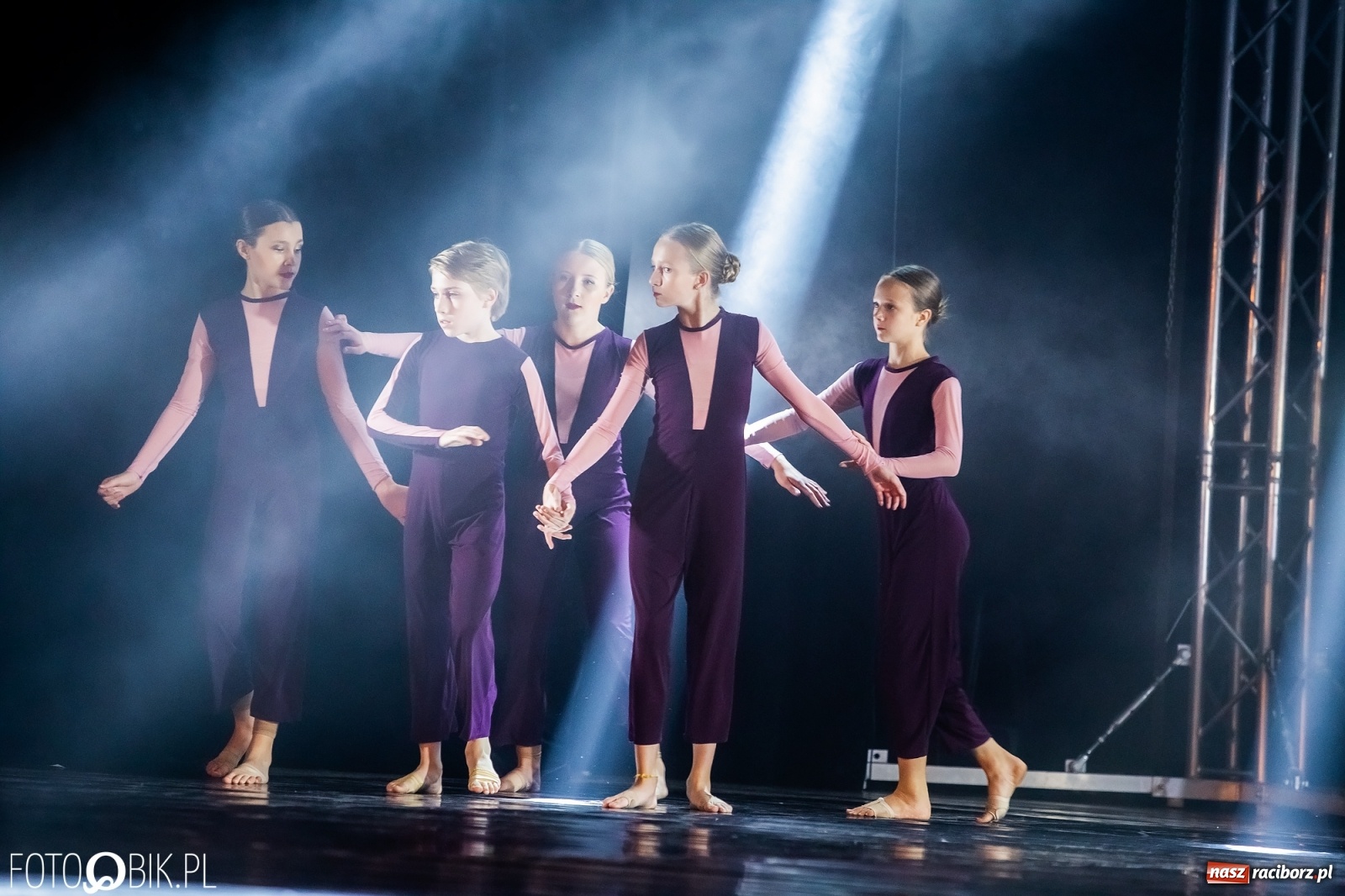 Zdjęcie w galerii na portalu naszraciborz.pl: Jubileuszowa gala zespołu tanecznego Skaza w Raciborskim Centrum Kultury wiadomości z regionu