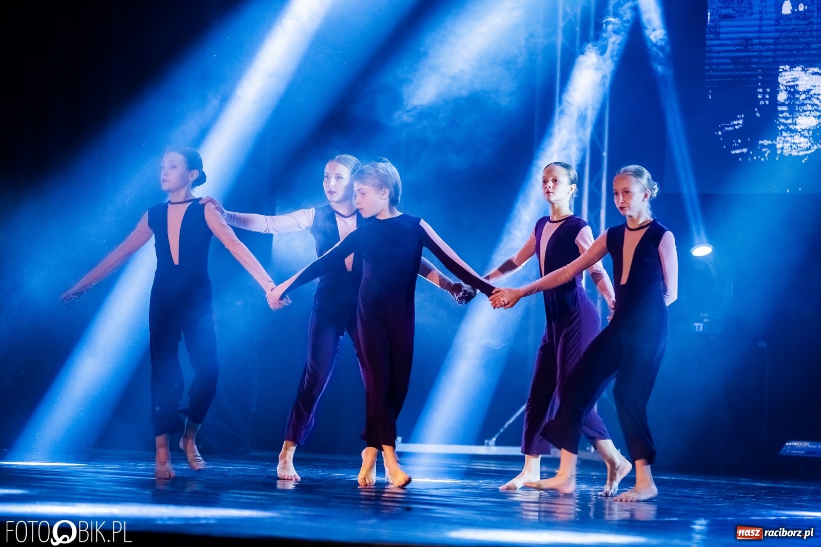 Zdjęcie w galerii na portalu naszraciborz.pl: Jubileuszowa gala zespołu tanecznego Skaza w Raciborskim Centrum Kultury wiadomości z regionu