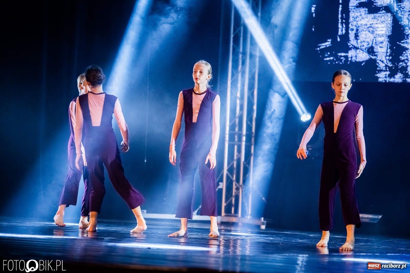 Zdjęcie w galerii na portalu naszraciborz.pl: Jubileuszowa gala zespołu tanecznego Skaza w Raciborskim Centrum Kultury wiadomości z regionu