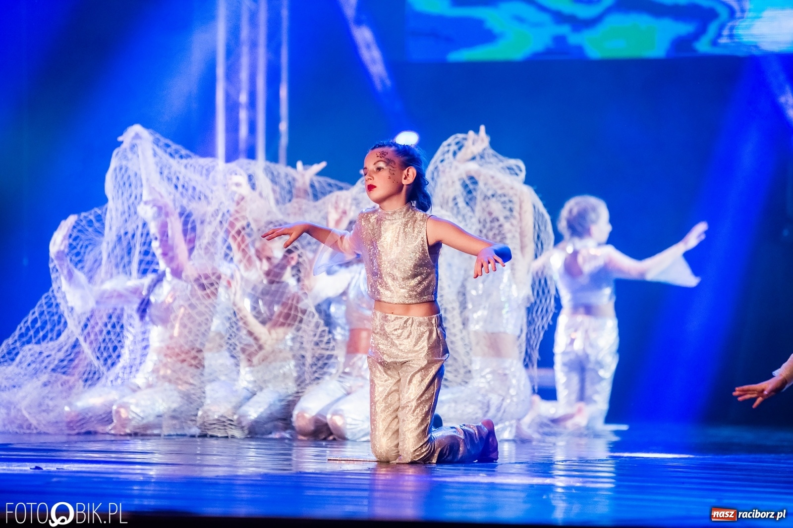 Zdjęcie w galerii na portalu naszraciborz.pl: Jubileuszowa gala zespołu tanecznego Skaza w Raciborskim Centrum Kultury wiadomości z regionu