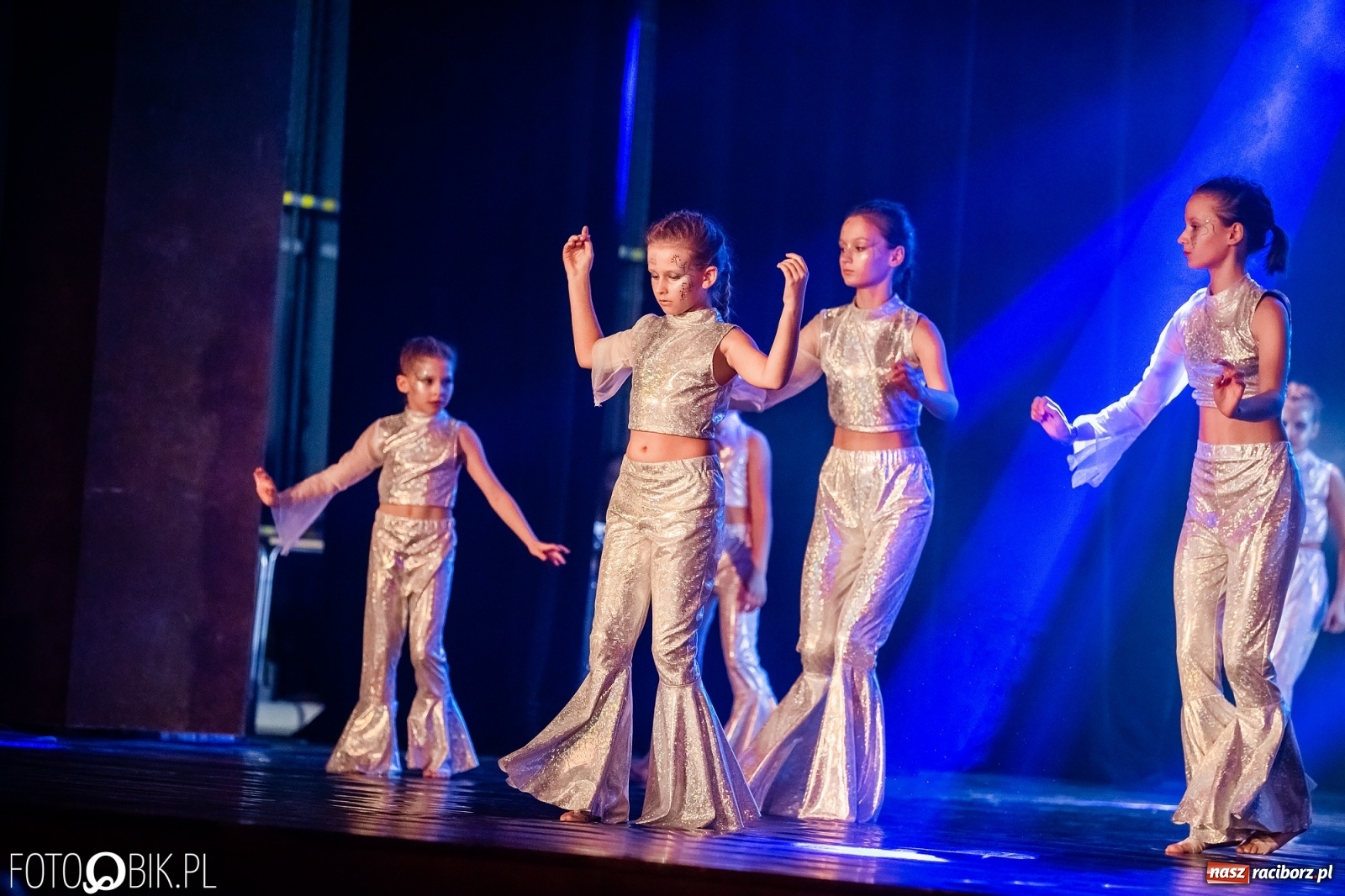 Zdjęcie w galerii na portalu naszraciborz.pl: Jubileuszowa gala zespołu tanecznego Skaza w Raciborskim Centrum Kultury wiadomości z regionu
