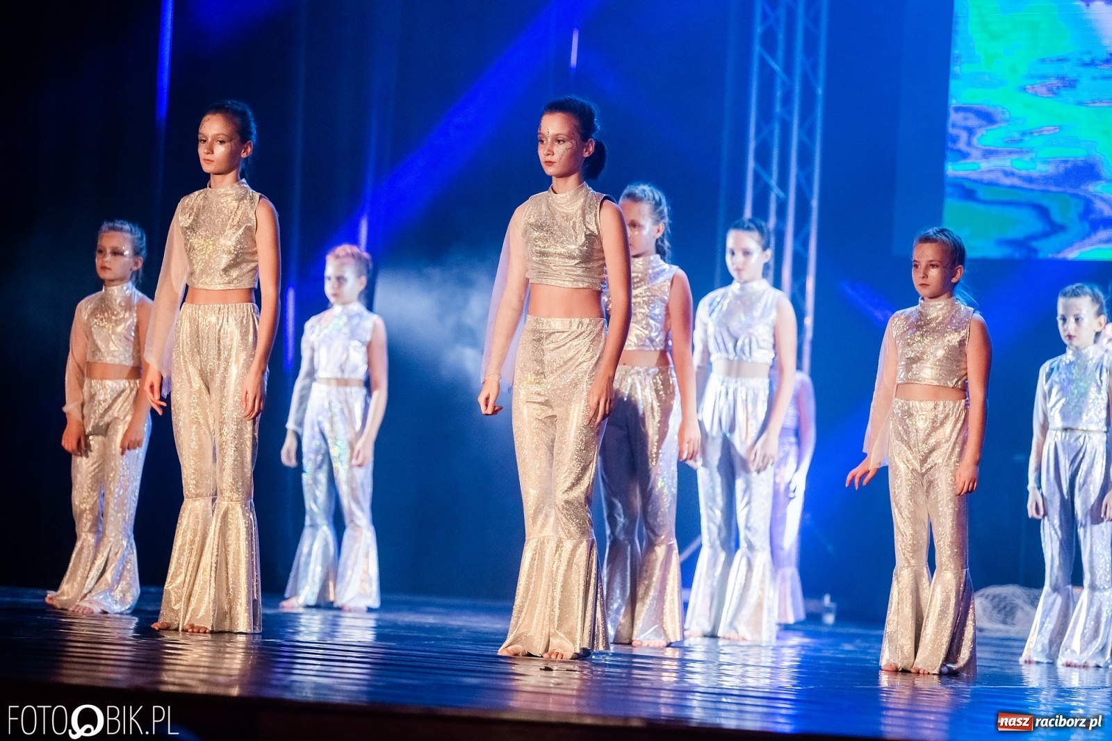 Zdjęcie w galerii na portalu naszraciborz.pl: Jubileuszowa gala zespołu tanecznego Skaza w Raciborskim Centrum Kultury wiadomości z regionu