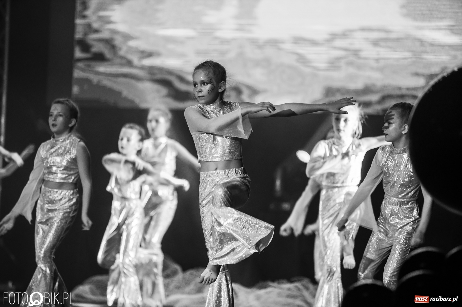 Zdjęcie w galerii na portalu naszraciborz.pl: Jubileuszowa gala zespołu tanecznego Skaza w Raciborskim Centrum Kultury wiadomości z regionu