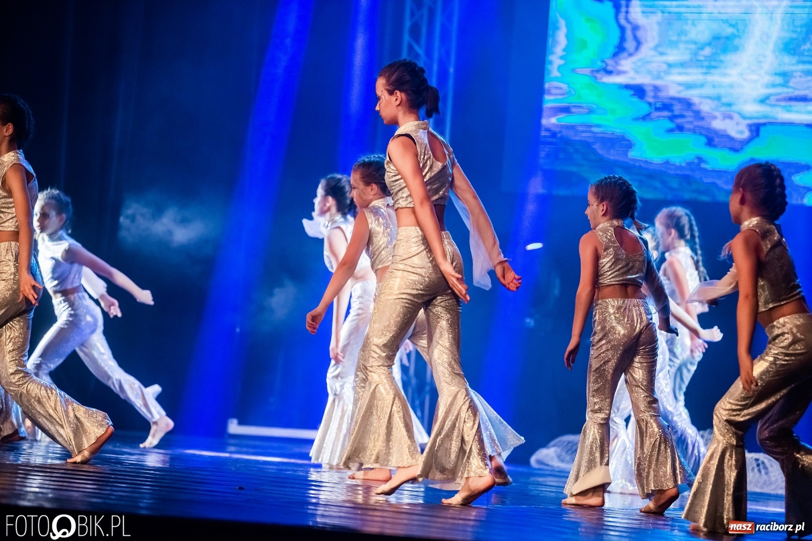 Zdjęcie w galerii na portalu naszraciborz.pl: Jubileuszowa gala zespołu tanecznego Skaza w Raciborskim Centrum Kultury wiadomości z regionu