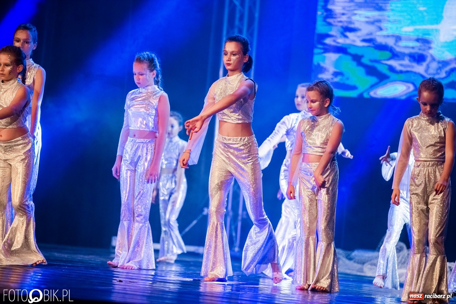 Zdjęcie w galerii na portalu naszraciborz.pl: Jubileuszowa gala zespołu tanecznego Skaza w Raciborskim Centrum Kultury wiadomości z regionu