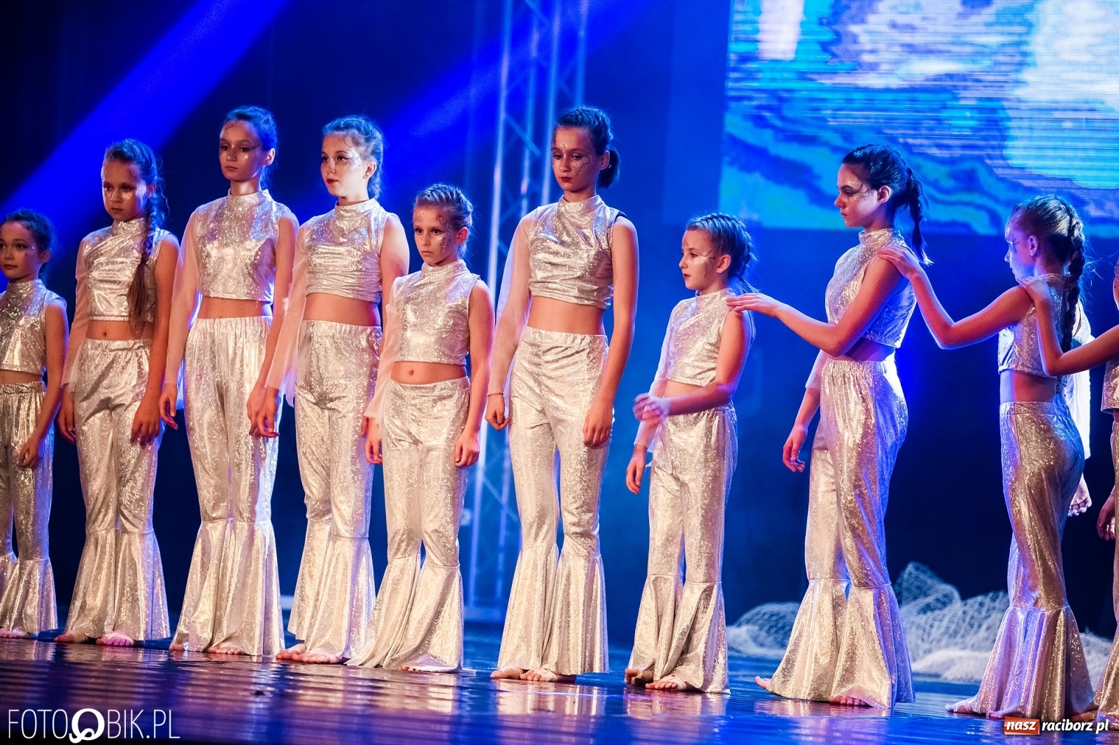 Zdjęcie w galerii na portalu naszraciborz.pl: Jubileuszowa gala zespołu tanecznego Skaza w Raciborskim Centrum Kultury wiadomości z regionu