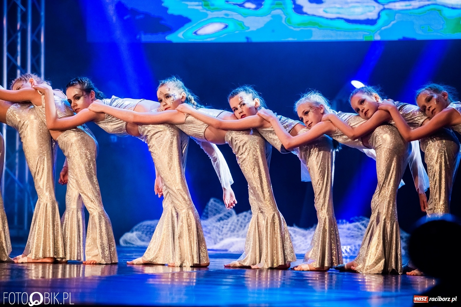 Zdjęcie w galerii na portalu naszraciborz.pl: Jubileuszowa gala zespołu tanecznego Skaza w Raciborskim Centrum Kultury wiadomości z regionu