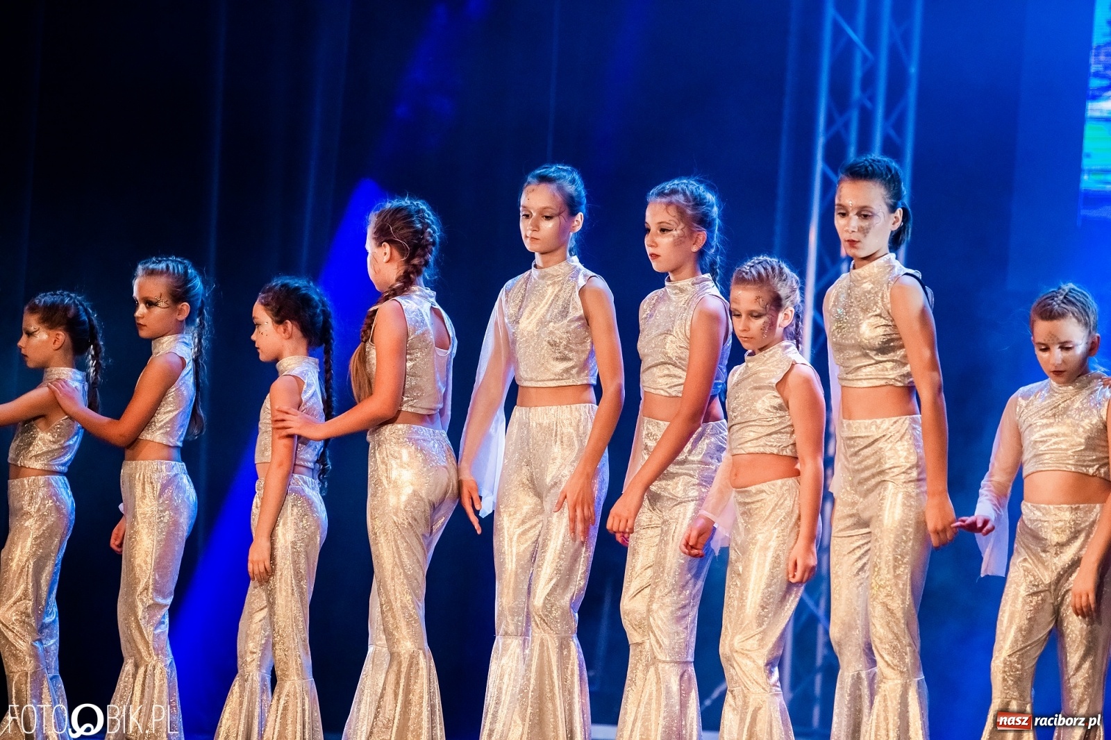 Zdjęcie w galerii na portalu naszraciborz.pl: Jubileuszowa gala zespołu tanecznego Skaza w Raciborskim Centrum Kultury wiadomości z regionu